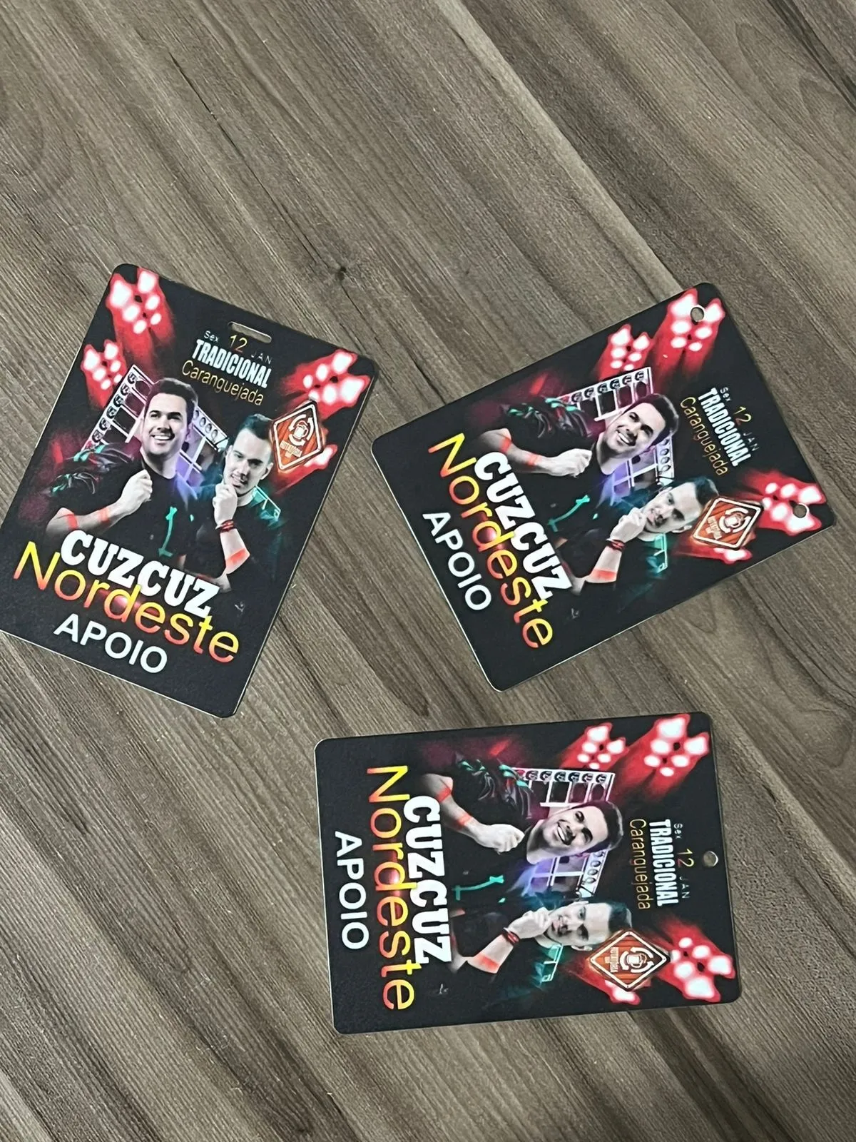Credencial de evento 10 x 14 cm pvc 1 mm - sem cordão , já com furo